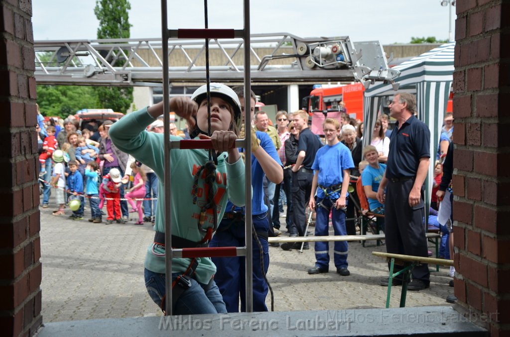 Tag der Offenen Tuer BF Koeln Weidenpesch Scheibenstr P728.JPG